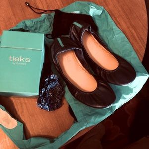 Midnight Blue Tieks size 8